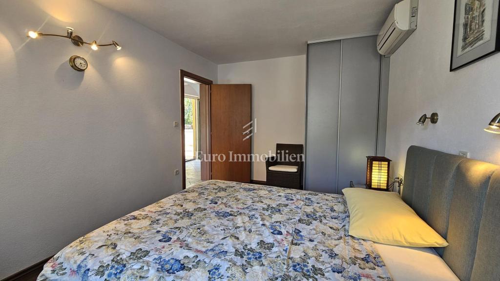 Casa su più piani, in prima fila sul mare