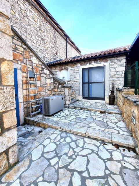 Casa in pietra con piscina e wellness vicino Parenzo