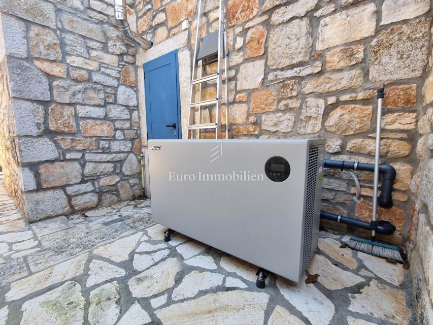 Casa in pietra con piscina e wellness vicino Parenzo