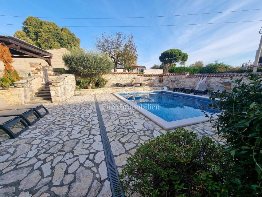 Casa in pietra con piscina e wellness vicino Parenzo
