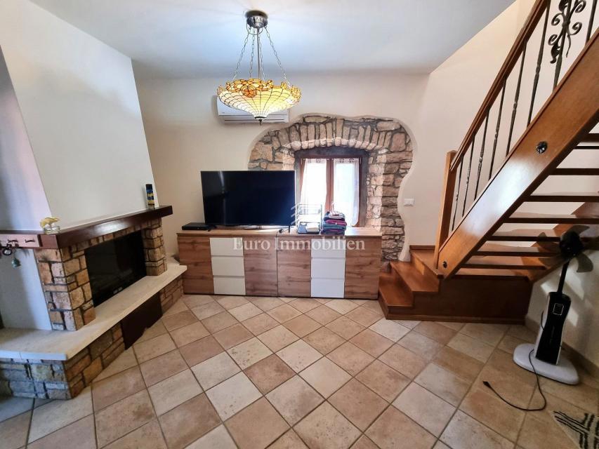 Casa in pietra con piscina e wellness vicino Parenzo