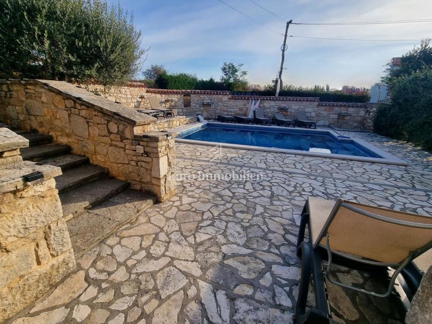 Casa in pietra con piscina e wellness vicino Parenzo