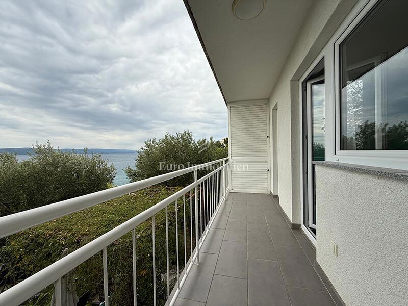 Due appartamenti in prima fila al mare a Baška Voda