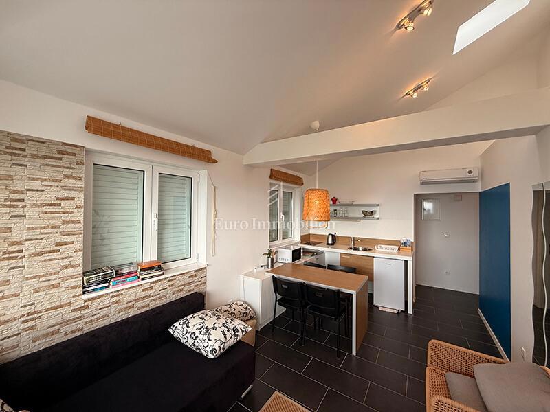 Due appartamenti in prima fila al mare a Baška Voda