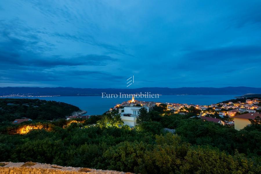 Krk – Villa Moderna di Lusso con Piscina e Vista Mare