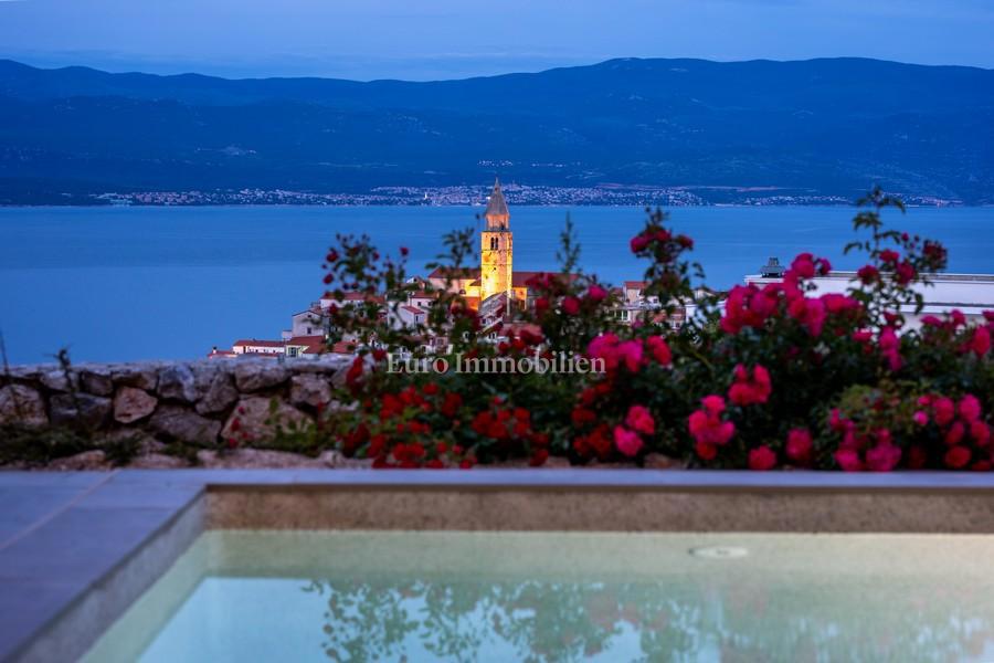 Krk – Villa Moderna di Lusso con Piscina e Vista Mare