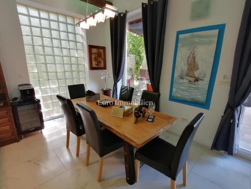 Casa indipendente in campagna con ampio terreno