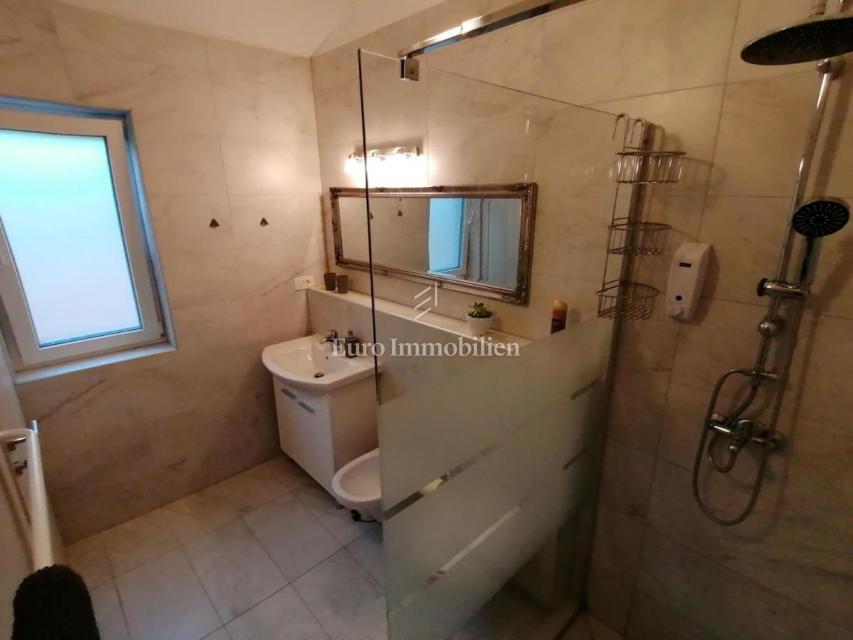 Casa indipendente in campagna con ampio terreno