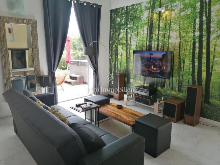 Casa indipendente in campagna con ampio terreno