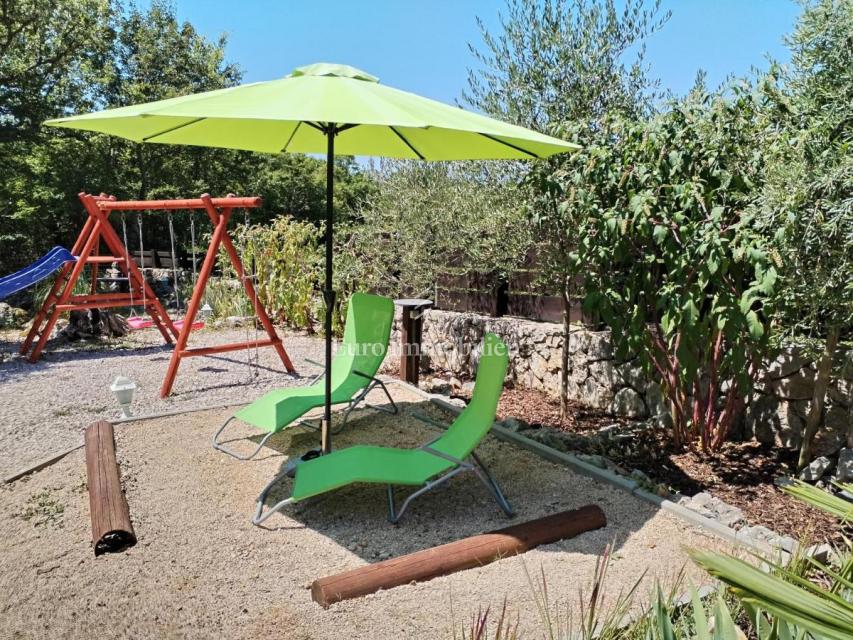 Casa indipendente in campagna con ampio terreno