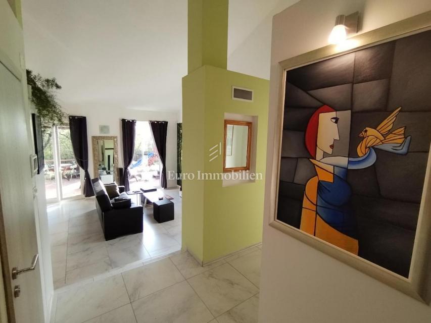 Casa indipendente in campagna con ampio terreno