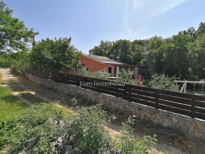 Casa indipendente in campagna con ampio terreno