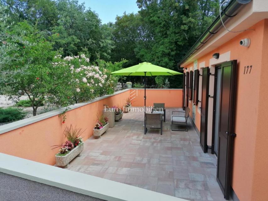 Casa indipendente in campagna con ampio terreno