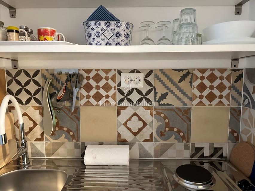 Casa ristrutturata con 5 unità, prima fila sul mare