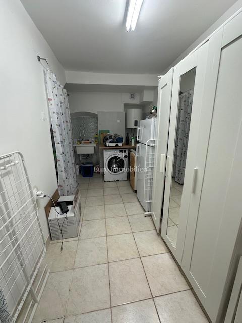 Casa ristrutturata con 5 unità, prima fila sul mare