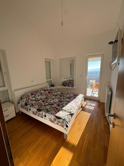 Appartamento con due camere da letto a Viškovo, 65 m2