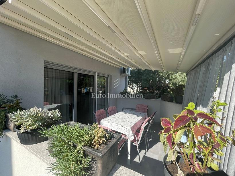 Appartamento bilocale con due terrazze vicino al mare – Novalja