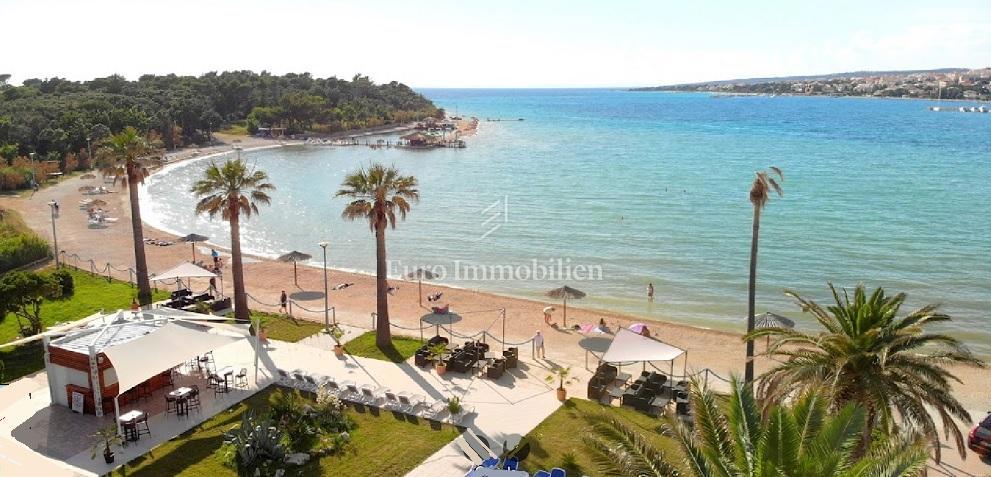 Appartamento bilocale con due terrazze vicino al mare – Novalja