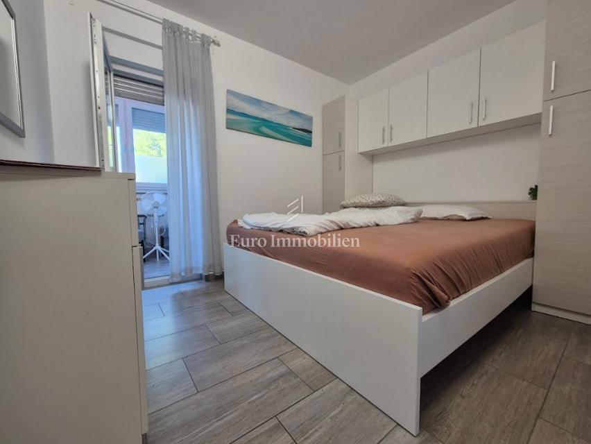 Appartamento bilocale con due terrazze vicino al mare – Novalja