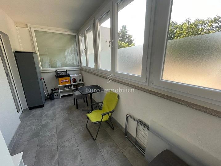 Appartamento bilocale con due terrazze vicino al mare – Novalja