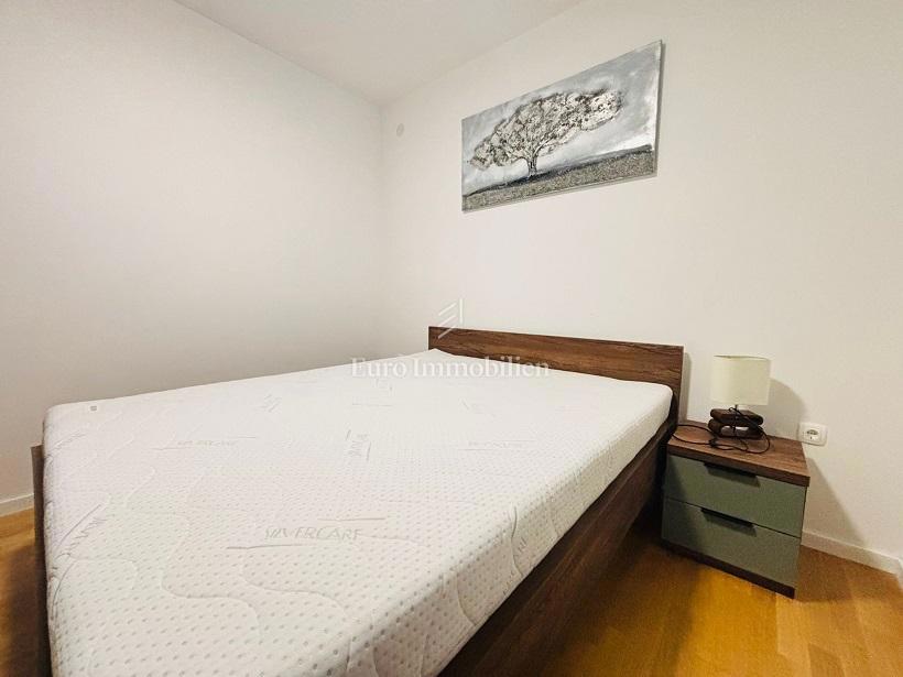 Novalja – Appartamento in una nuova costruzione con piscina 