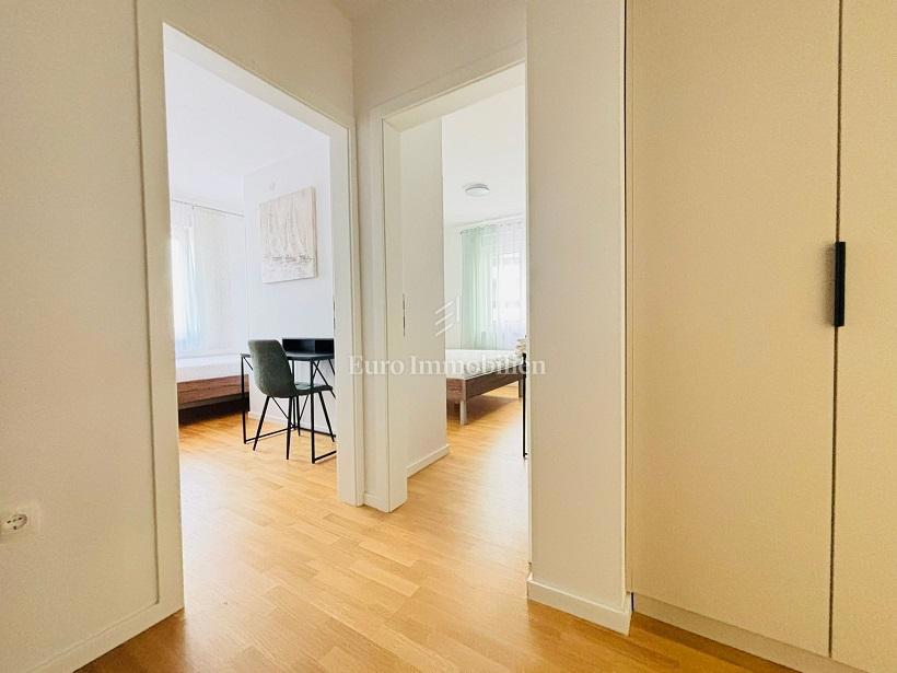 Novalja – Appartamento in una nuova costruzione con piscina 