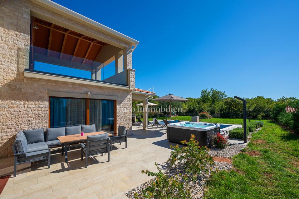 Istria - casa con piscina e jacuzzi a 2 km dal mare