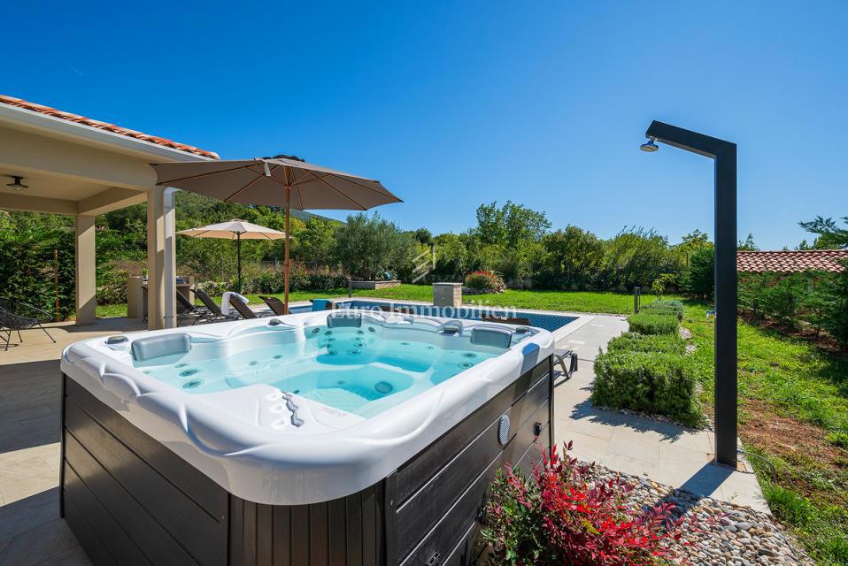 Istria - casa con piscina e jacuzzi a 2 km dal mare