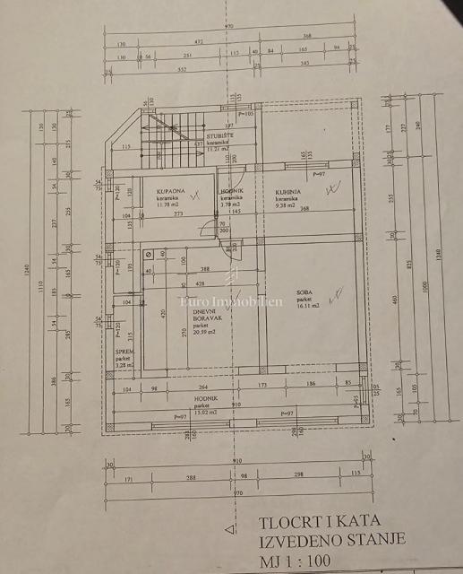 Selce, due case in vendita