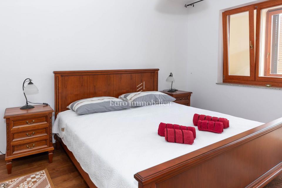 Selce, due case in vendita