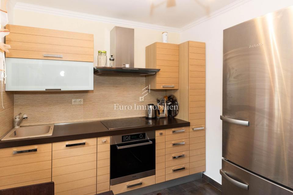 Selce, due case in vendita