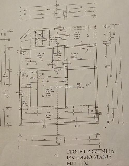 Selce, due case in vendita