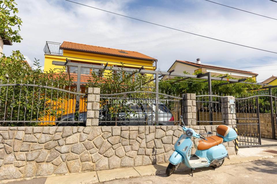 Selce, due case in vendita