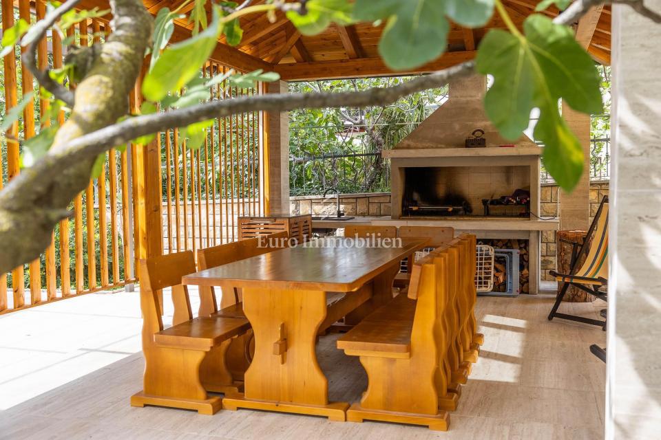 Selce, due case in vendita