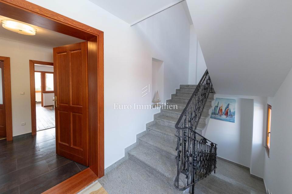 Selce, due case in vendita