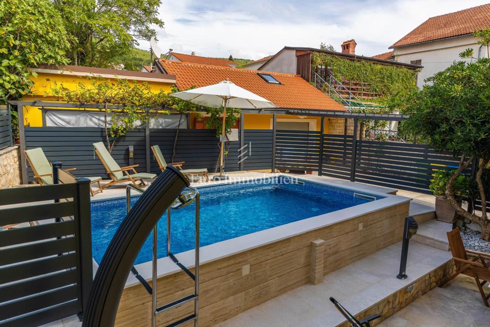 Selce, due case in vendita