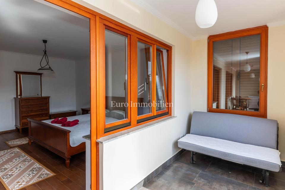 Selce, due case in vendita