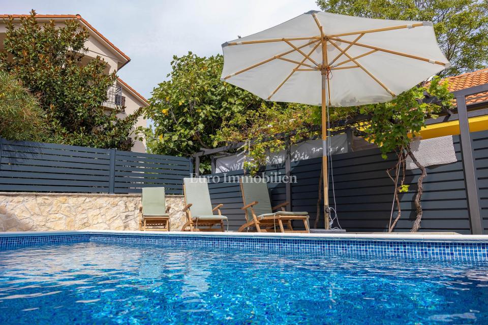 Selce, due case in vendita