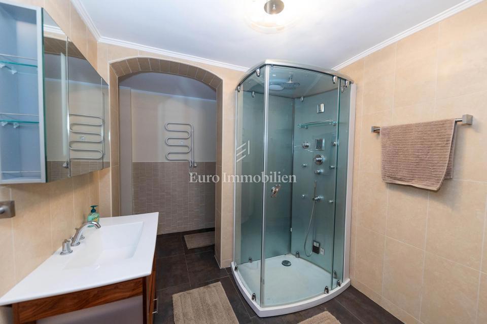 Selce, due case in vendita