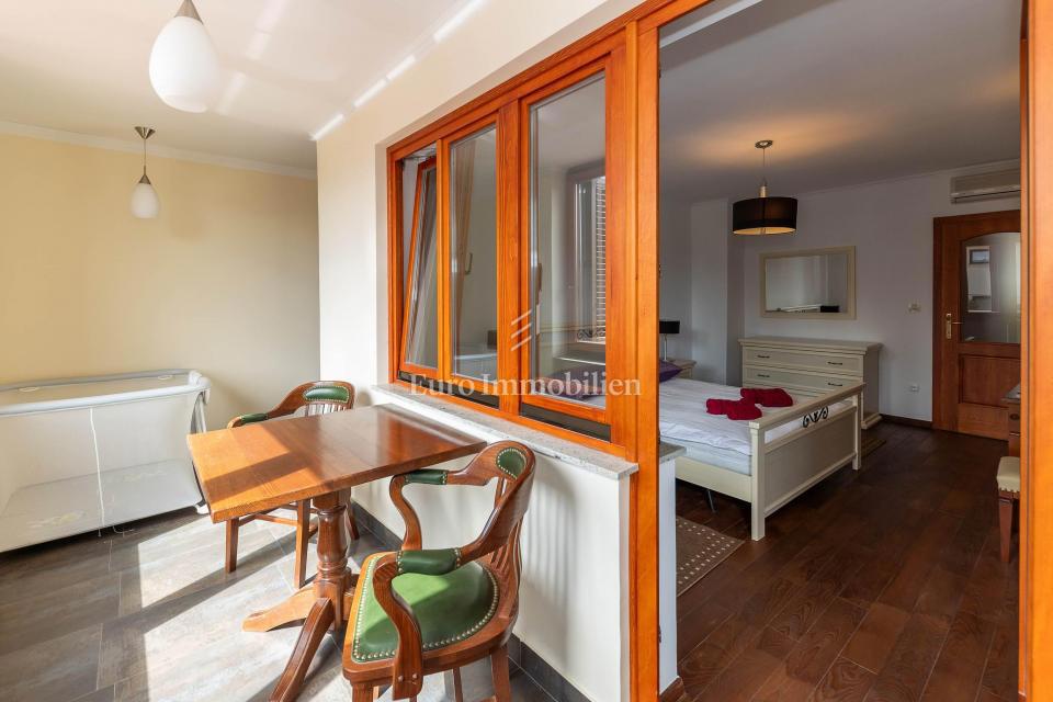 Selce, due case in vendita