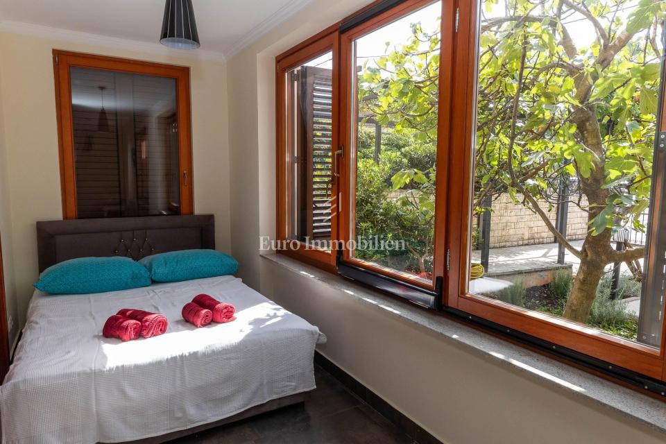 Selce, due case in vendita