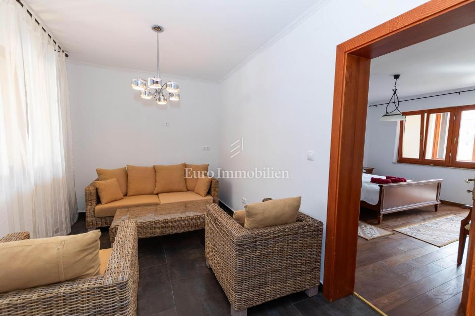 Selce, due case in vendita