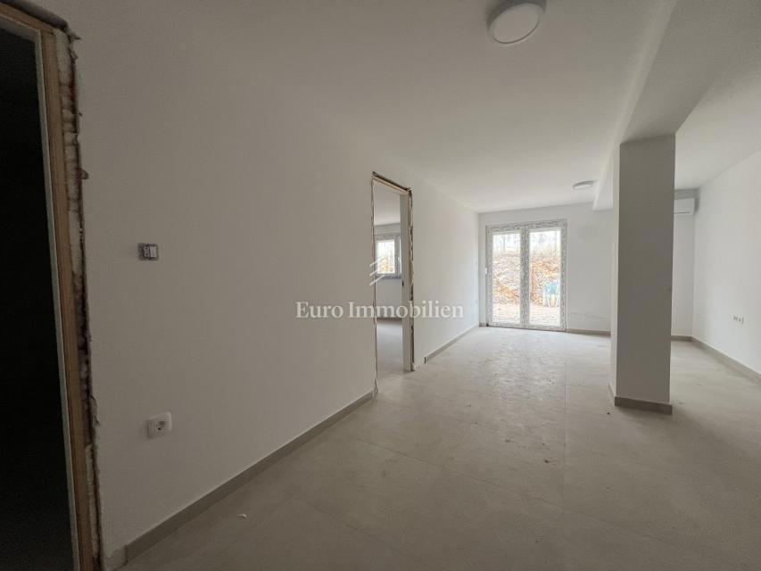 Crikvenica, appartamento con giardino