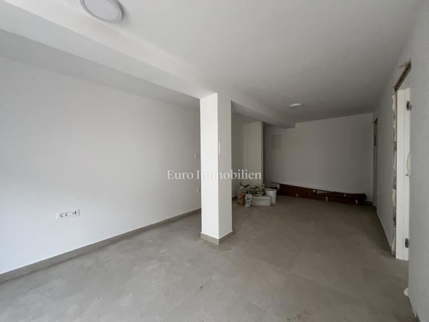 Crikvenica, appartamento con giardino