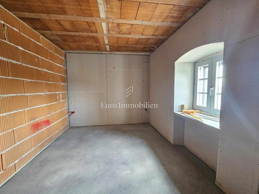 Autentica casa in pietra istriana con giardino - Visignano