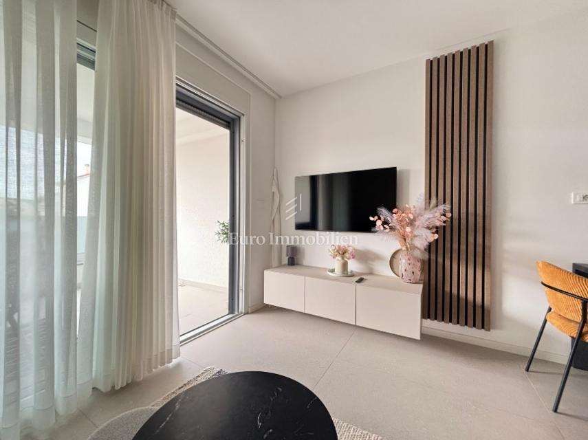 Appartamento con 2 terrazze in seconda fila al mare - l'isola di Pag