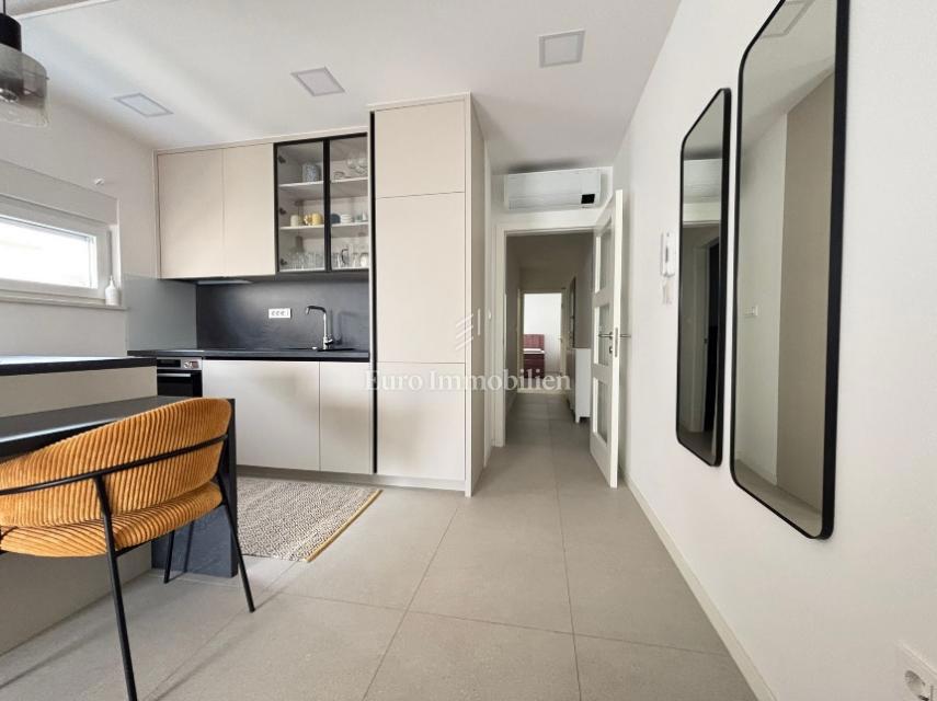 Appartamento con 2 terrazze in seconda fila al mare - l'isola di Pag