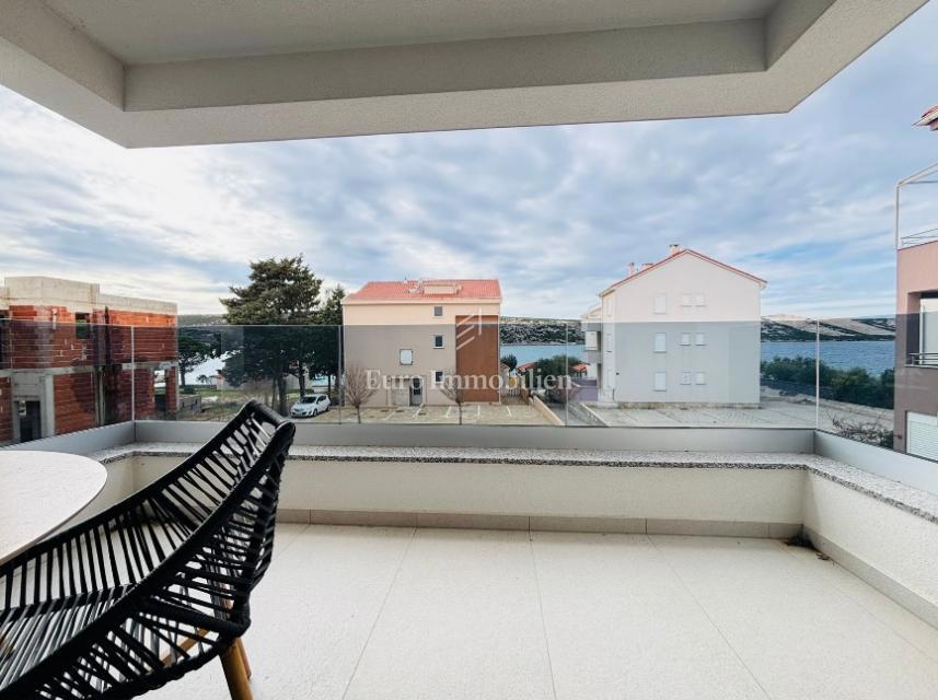 Appartamento con 2 terrazze in seconda fila al mare - l'isola di Pag