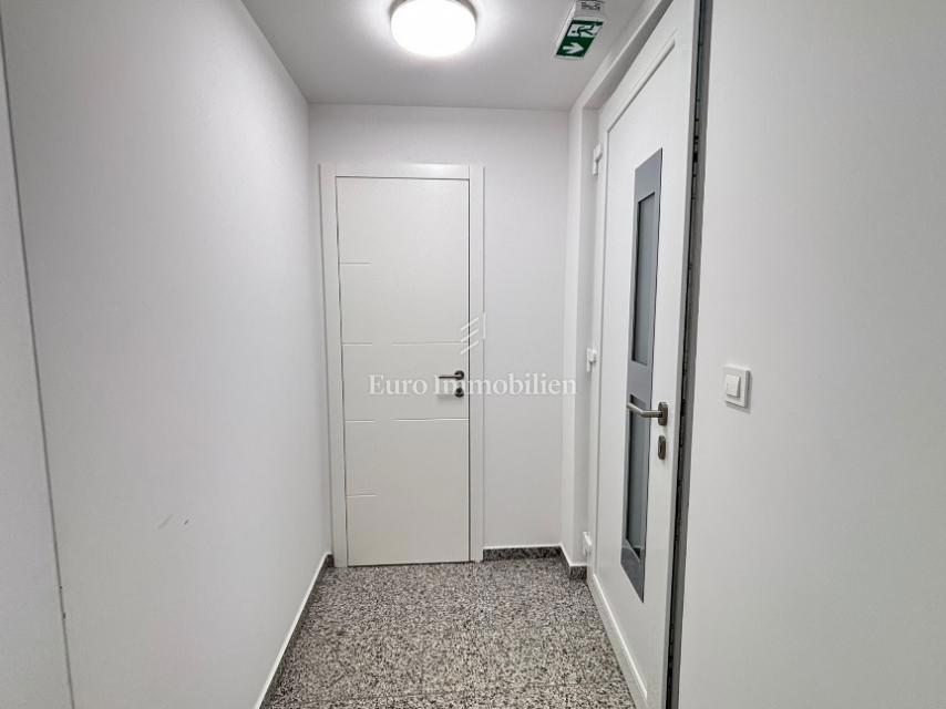 Appartamento con 2 terrazze in seconda fila al mare - l'isola di Pag