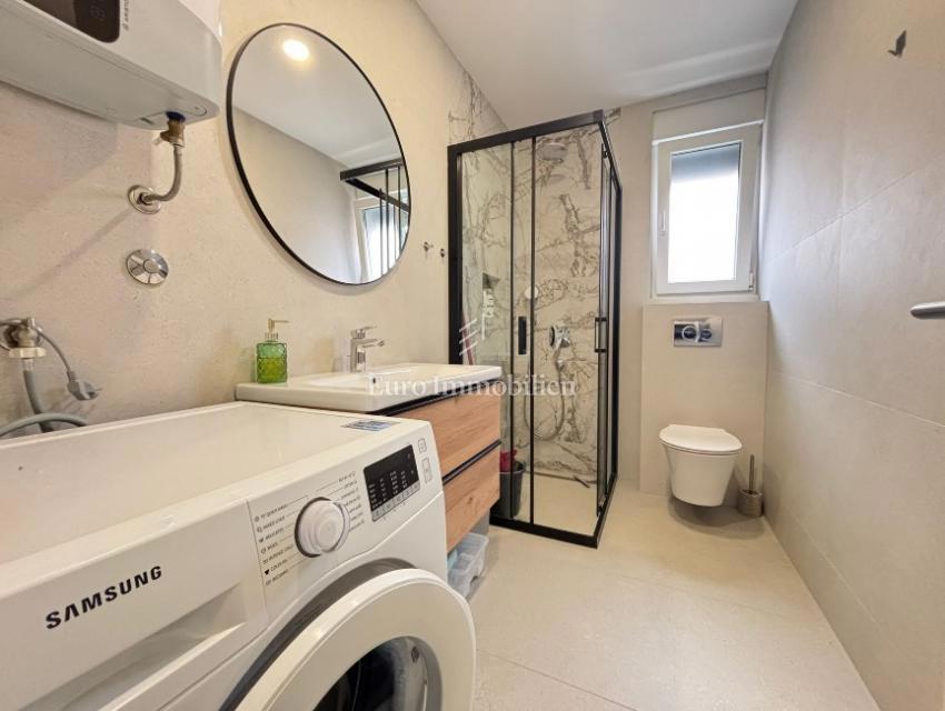 Appartamento con 2 terrazze in seconda fila al mare - l'isola di Pag